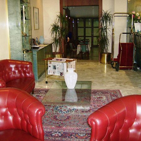 צ'יביטאנובה מארקה Palace Hotel מראה חיצוני תמונה