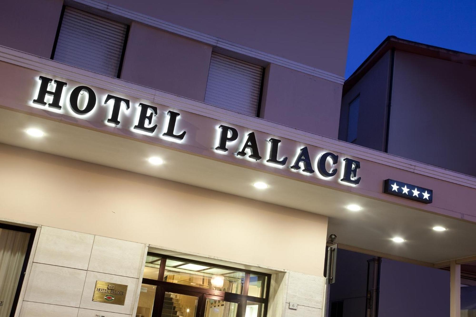 צ'יביטאנובה מארקה Palace Hotel מראה חיצוני תמונה